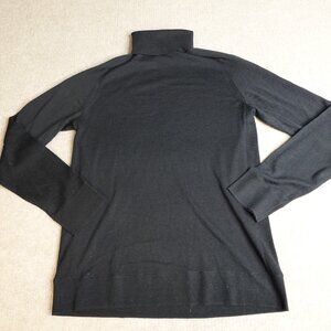 Uniqlo Sweater Medium Blue Navy High Neck Turtleneck 100% Wool Thin Knit Solid